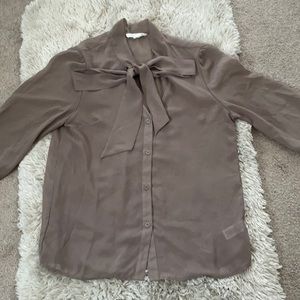 Forever 21 size Medium taupe blouse with bow